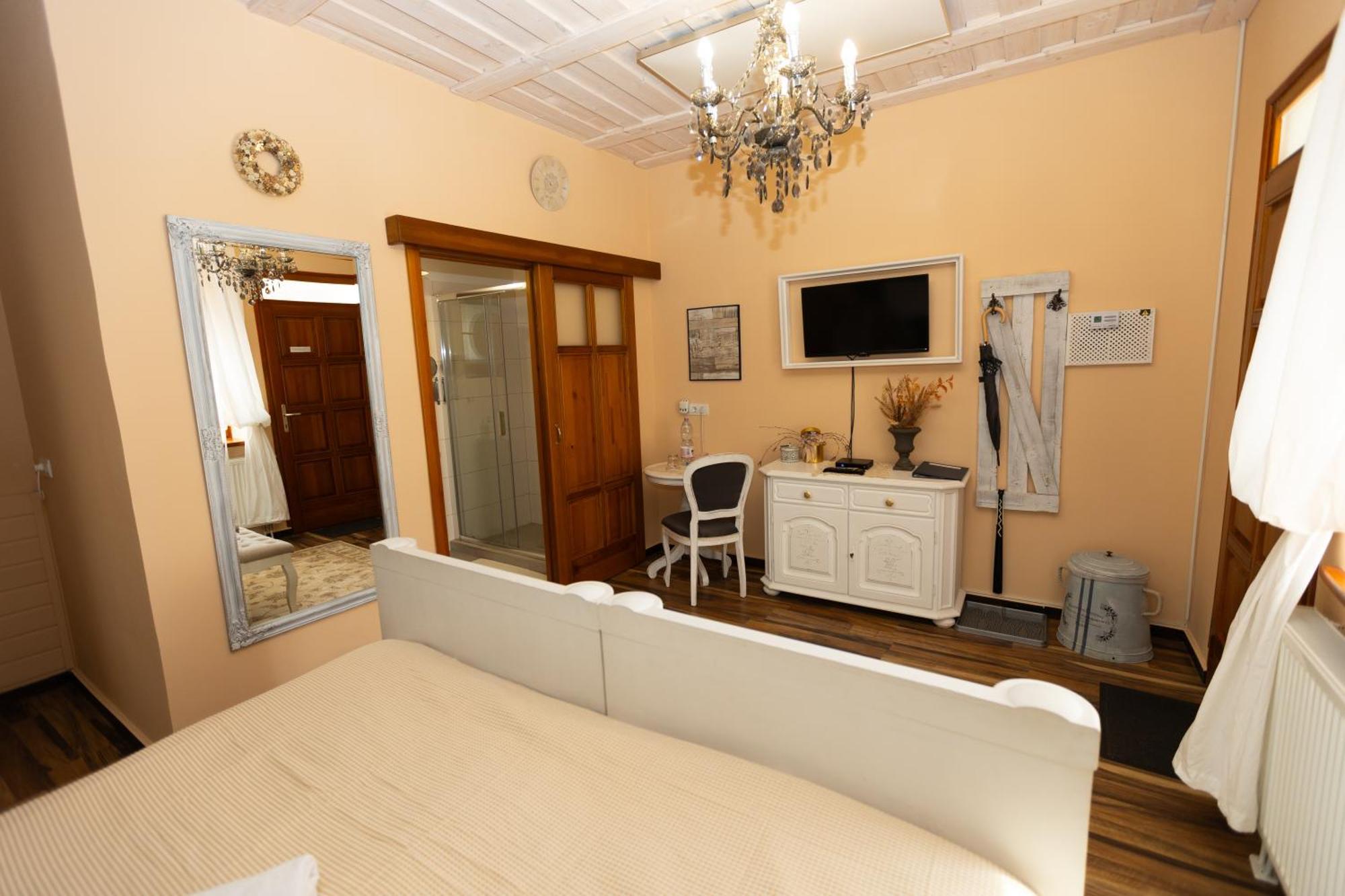 Videki Porta Hotel Herend Bagian luar foto