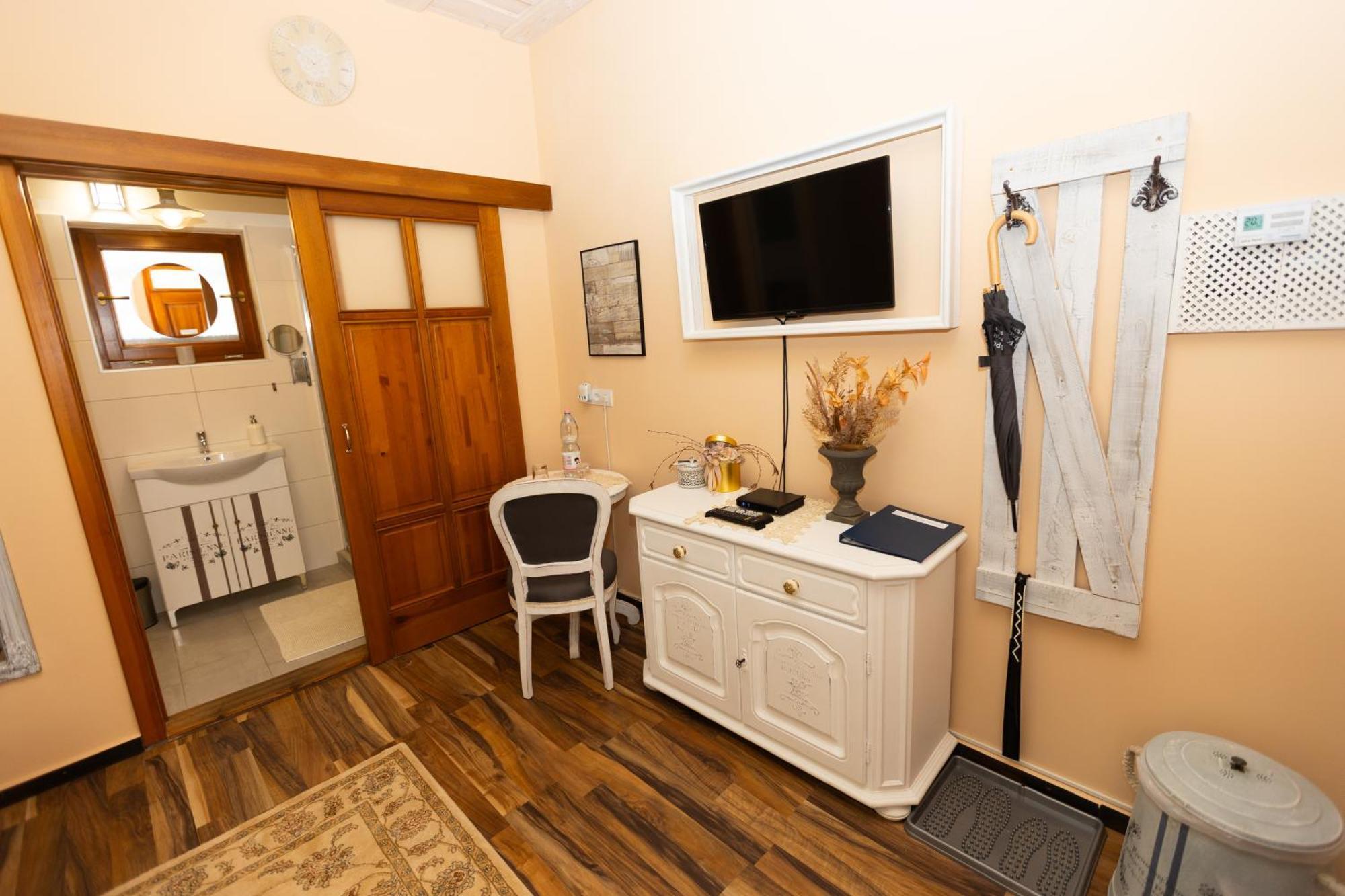 Videki Porta Hotel Herend Bagian luar foto